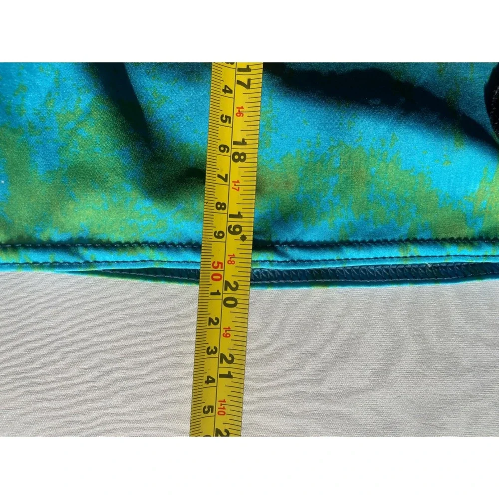RVCA pocket utilizing